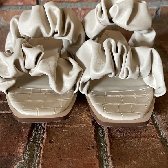 Circus by Sam Edleman Iggy Scrunchie Strap Sandals - Picture 7 of 7